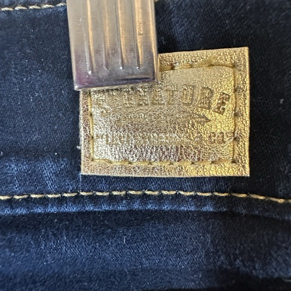 Levi Strauss Signature Gold Women's Totally Shaping Pull-on Jeans 31/28 - Picture 13 of 13